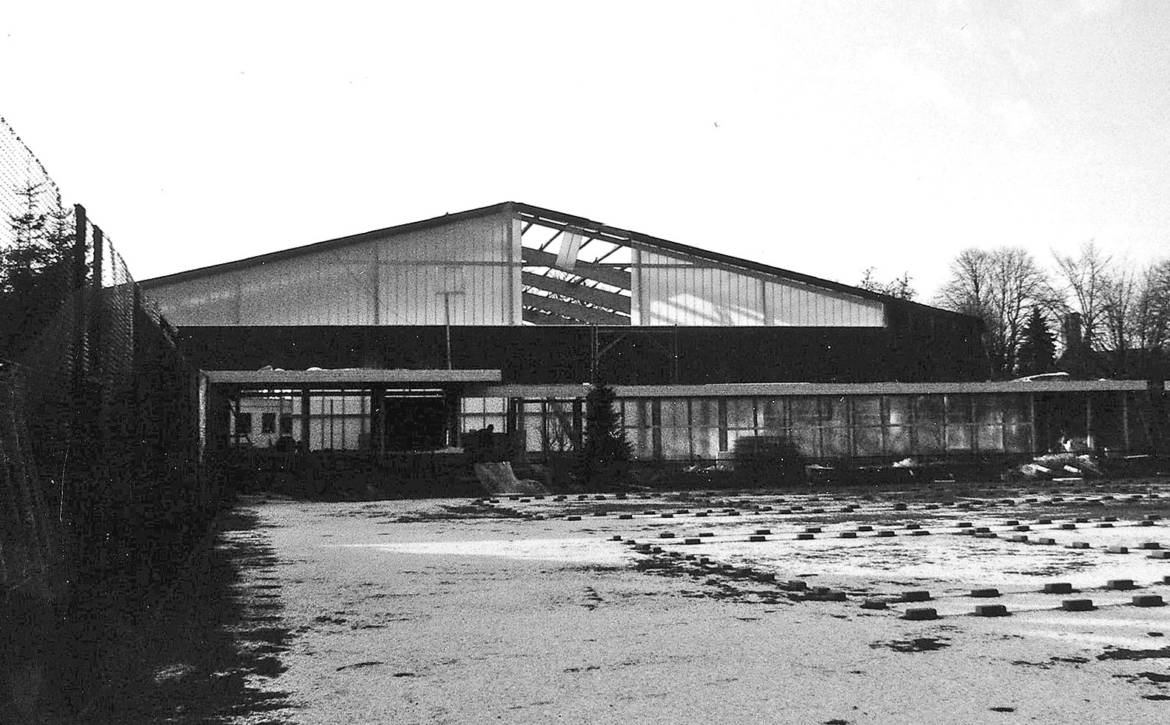 hallenbau01.jpg